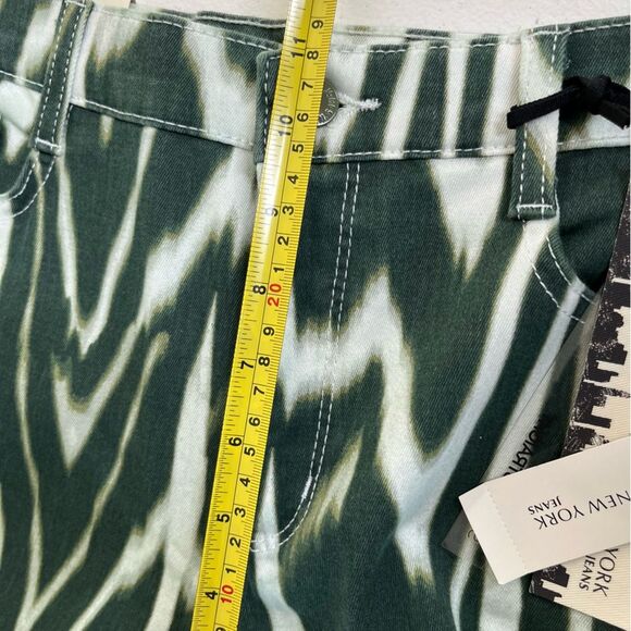 Jones New York Sutton Straight Loden Green Combo Slimming Jeans Women 12 NWT - Picture 13 of 16